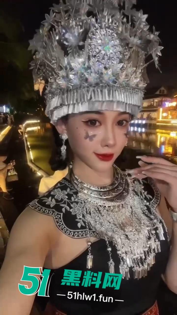 超美男娘〖鬼鬼〗约炮金主大哥口屌全过程流出,性感TS惨被巨棒鸡奸视频。-5