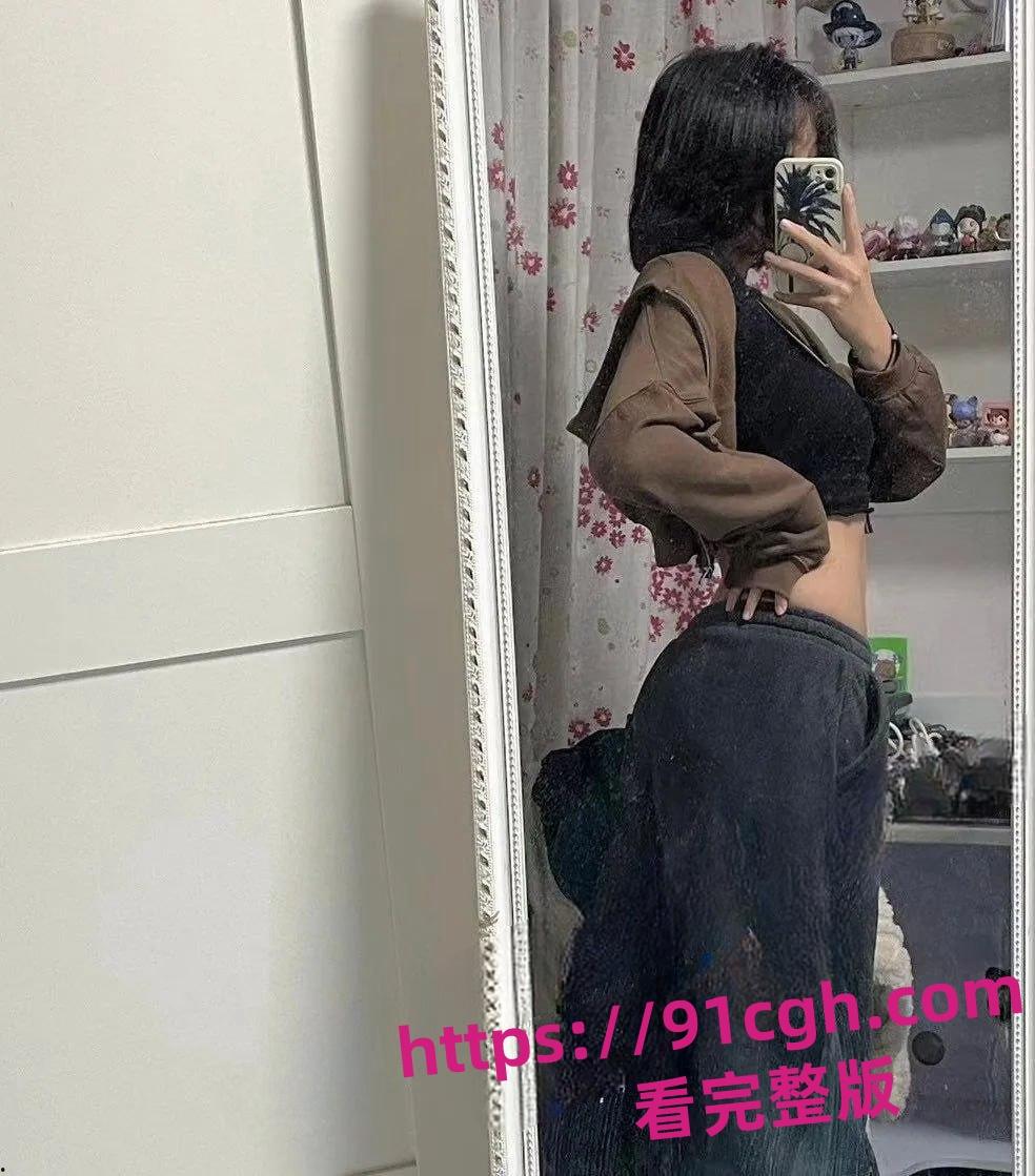 山西运城反差学生妹 陈茹茹 淫荡穿着学生装啪啪口交一顿乱吸