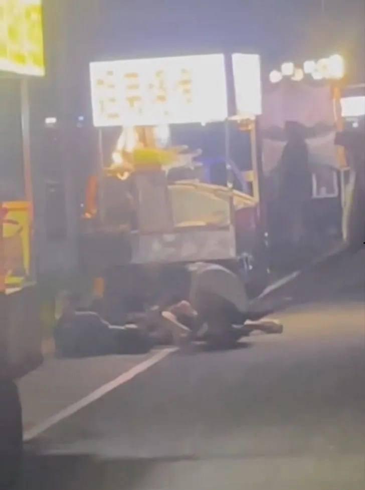 佛山南海东坪河摊贩斗殴酿悲剧！姐弟俩被捅死，凶手当场被抓获