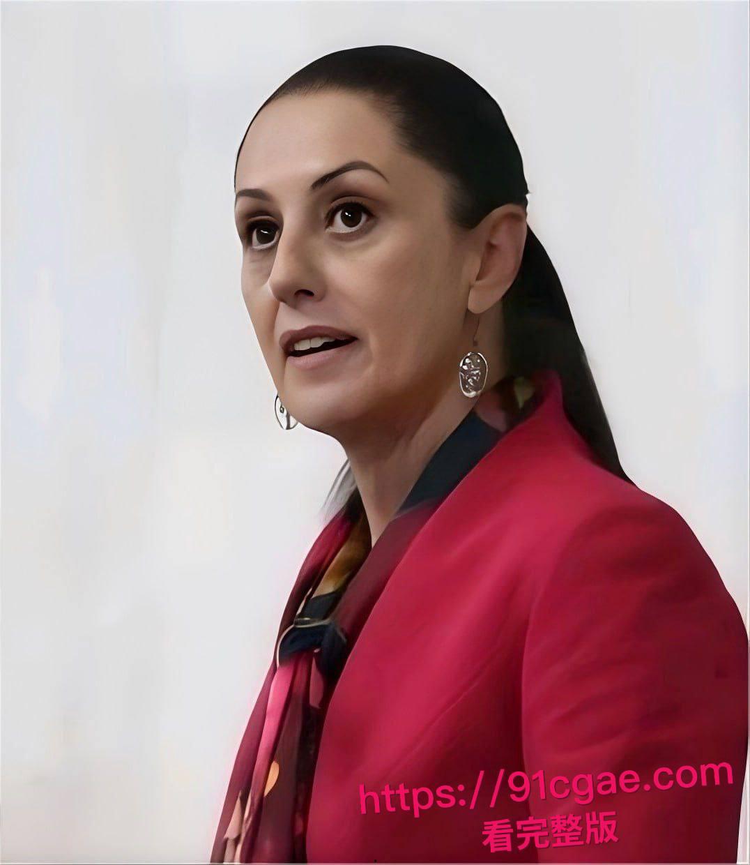 连总统都被性骚扰！墨西哥女总统克劳迪娅·谢因鲍姆街头遭色狼狂袭！咸猪手直奔脖子亲吻胸部乱摸，冷静推开后强势追究性骚扰者！