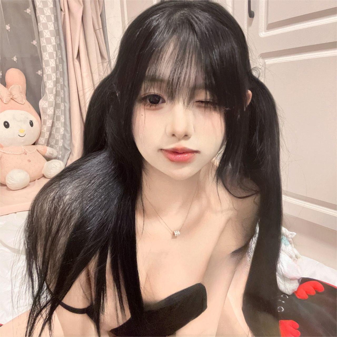 【湖南】常德谢萧 超甜素人小仙 自拍视频流出 大眼萌妹露脸放尿 展示极品身材 骚气指数直接拉满