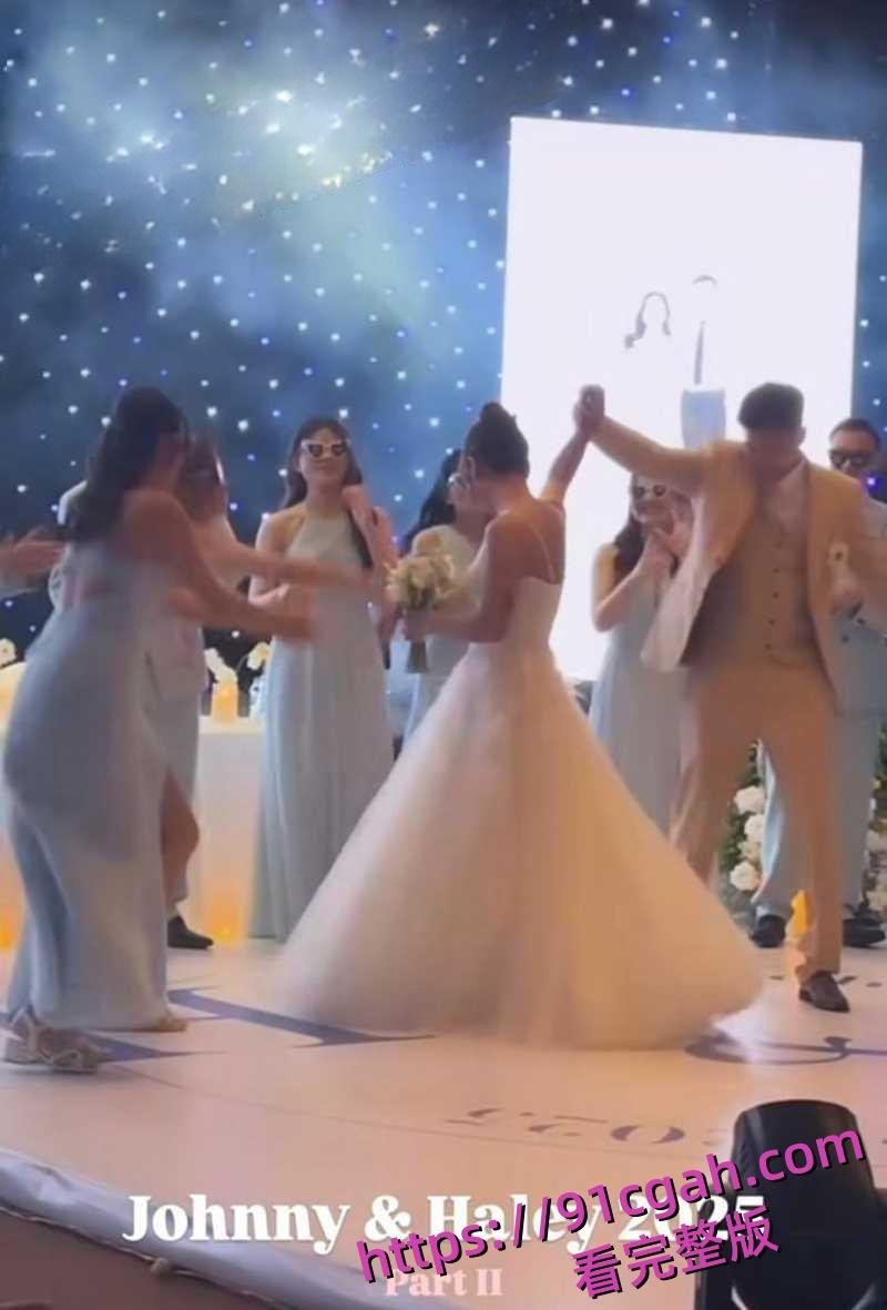 香港前港姐雷莊𠒇弟弟婚礼After Party失控变淫趴 伴娘伴郎群P狂欢 劲爆视频流出炸裂全网！-9