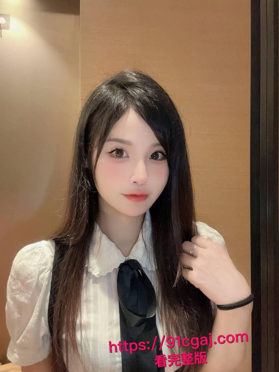 广州18线女星周珂萱泄密曝光！穿衣女神脱衣母狗，天使脸蛋淫荡心，黑丝翘臀酒店勾引，爱cos的小母狗！