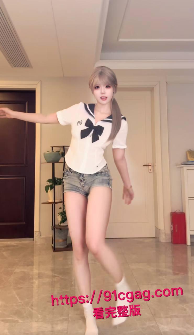 抖音220万粉丝甜美妹子九毛不帅，原来私下是脚踏多船的浪货，乱搞性伴侣传染HPV，大鸡巴深喉视频全泄露，淫乱生活让人看傻眼！-10