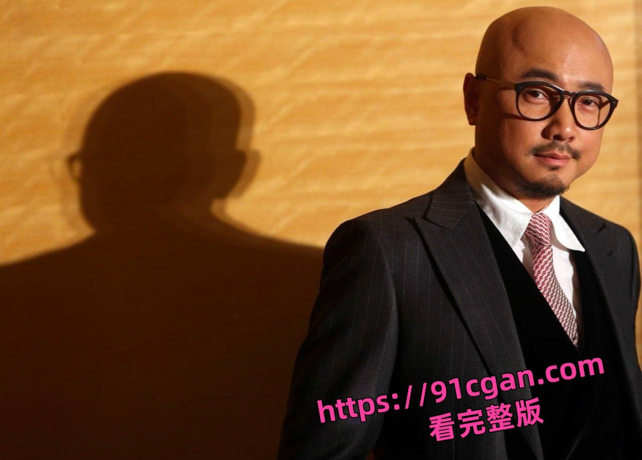 著名导演徐峥被画家刘泽曝出惊天丑闻长期骚扰人妻与嫖娼猎艳大量艳照视频