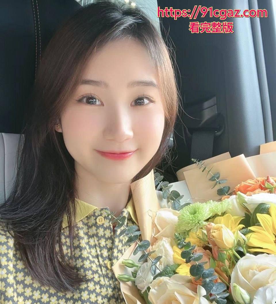 没想到如此纯欲的妹子背后竟然这么淫骚！