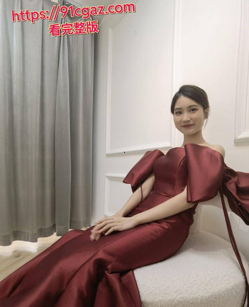 没想到如此纯欲的妹子背后竟然这么淫骚！