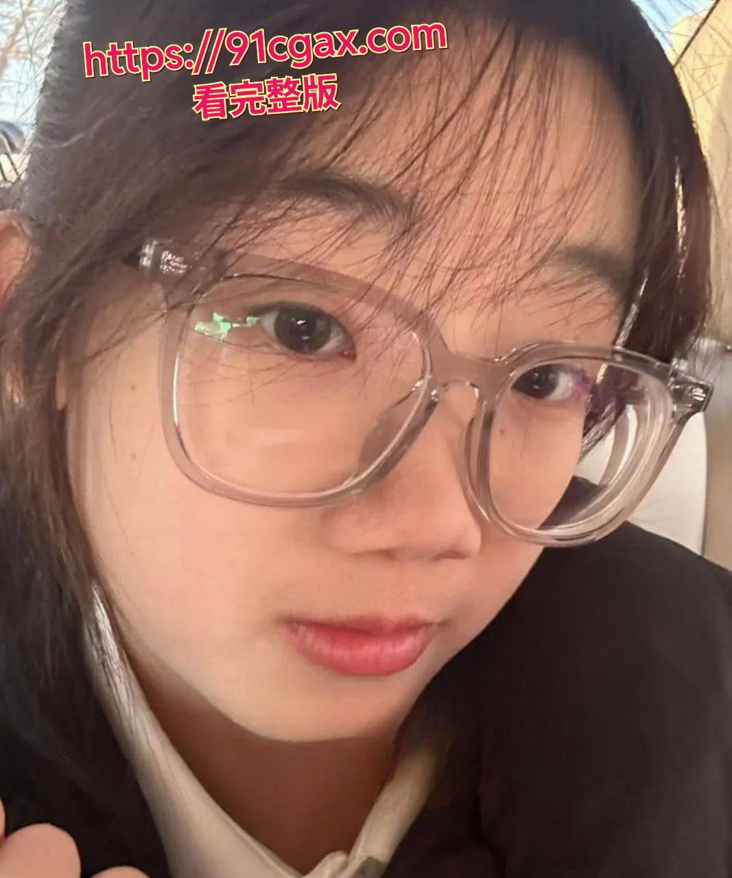 热恋期情侣出租房性爱视频流出!女友女上位白嫩奶子多毛嫩穴被猛插!-4