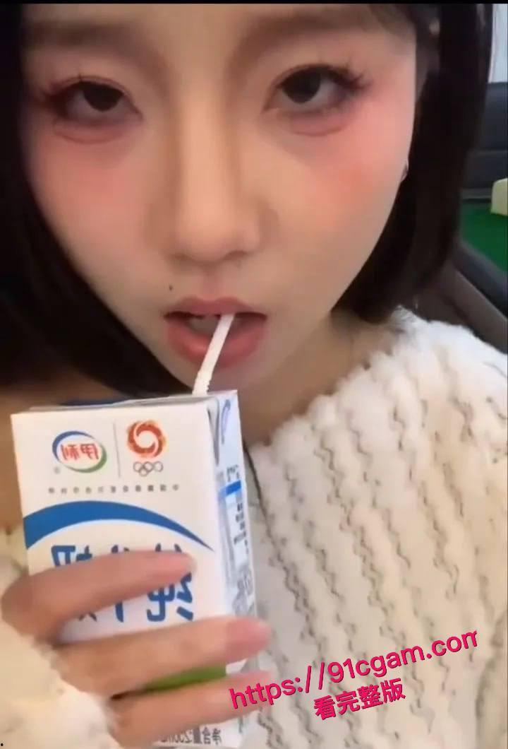 快手16W粉“小小张”爆瓜！颜值女神裸舞诱惑定制，尺度大到炸锅！