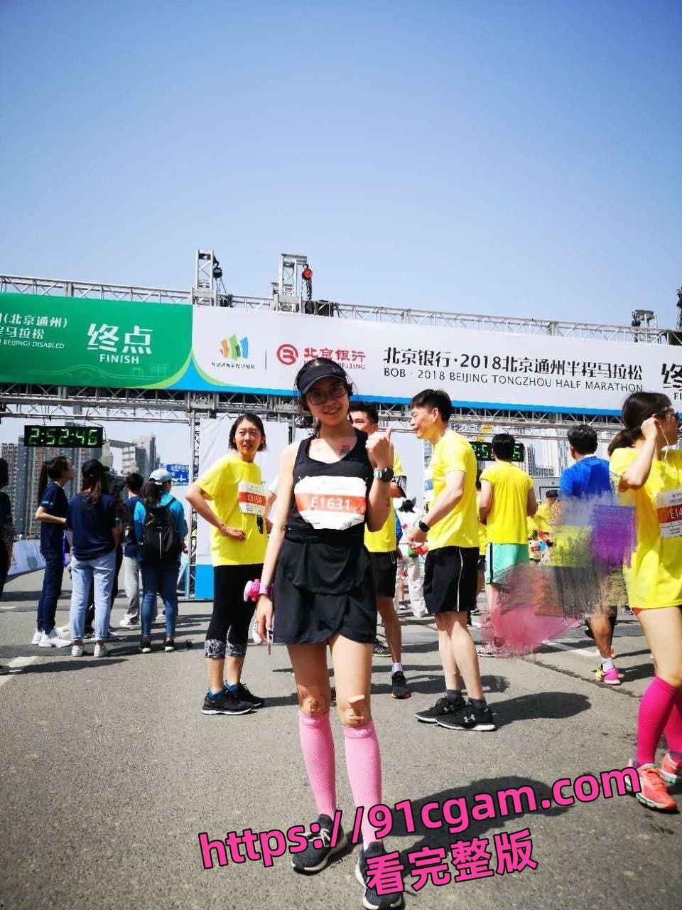 华南医科大学反差婊梁晨 被男友操的语无伦次 逼超级紧 各种勾搭外国人