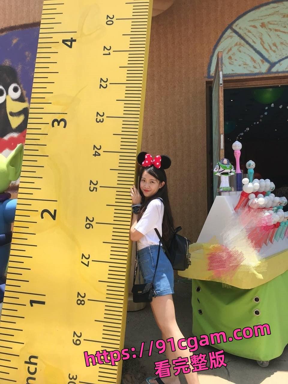 华南医科大学反差婊梁晨 被男友操的语无伦次 逼超级紧 各种勾搭外国人