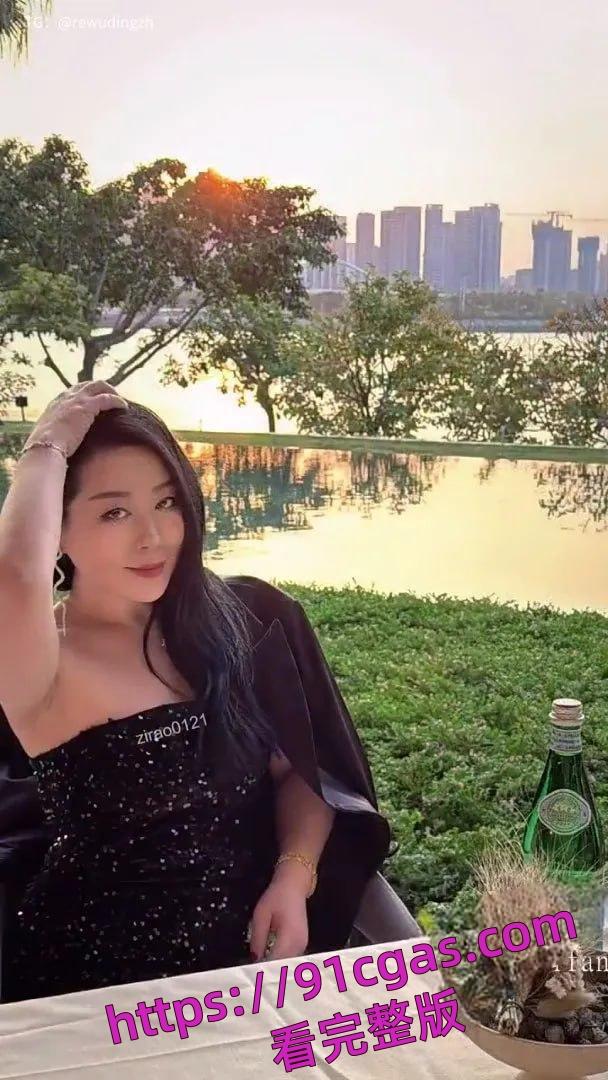 快手熟女网红子饶姐不雅视频泄密！人老心不老，天天约炮小鲜肉超风骚！