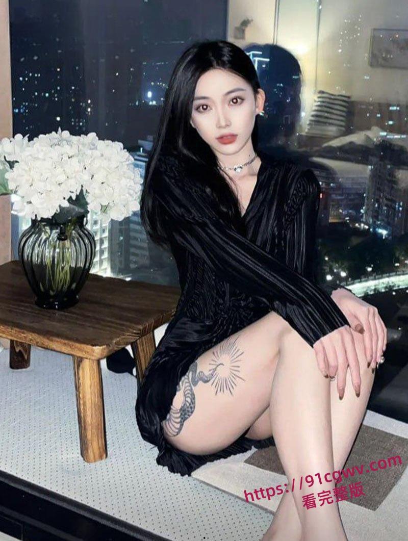 云南御姐网红 femmefatale 线下接单视频流出 极品身材反差骚劲爆表 粉嫩骚穴操到白浆四溢！