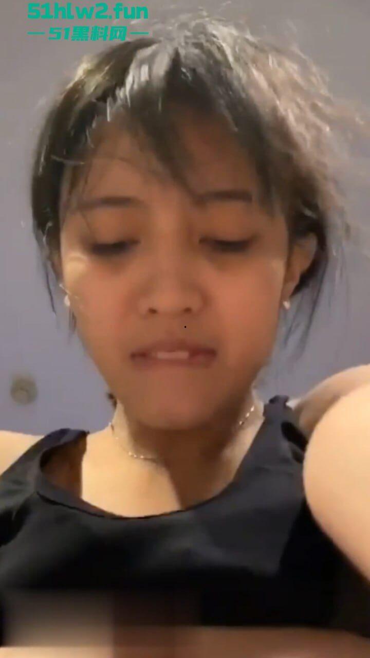 极品大奶妹与丑挫男友激情口交做爱视频流出,大奶女菩萨在线“哺乳”超带劲!-5