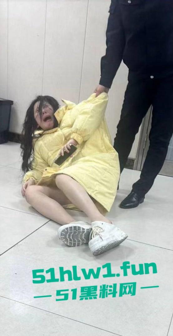 紧急避雷杭州神经女in11 吸毒女耍酒疯神志不清大喊大叫疯狂表演说被强奸报警讹诈1万元。-6