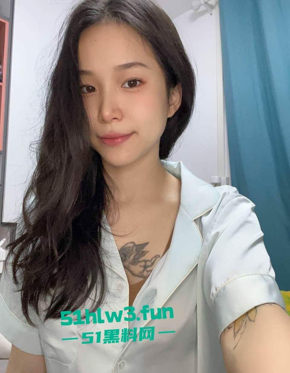 绝美身材网红【JaelynnLee】高颜值性感母狗，身材纤细大奶肥臀细腰长腿极致诱人，多部私拍福利流出。-10