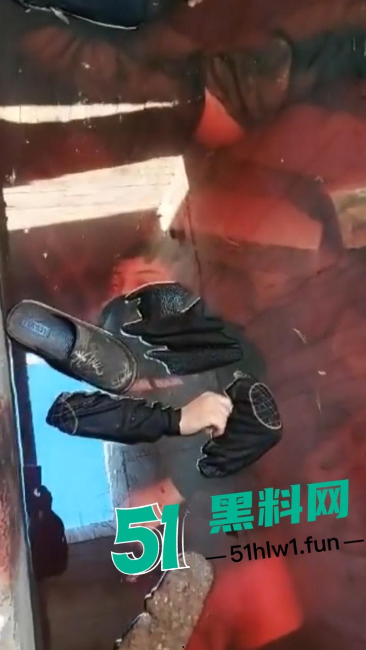 【血腥恐怖慎点】叙利亚惨烈现状沙姆解放组织，在当地肆意杀人视百姓如牛马，人民生活堪比地狱抛尸现场被曝光。