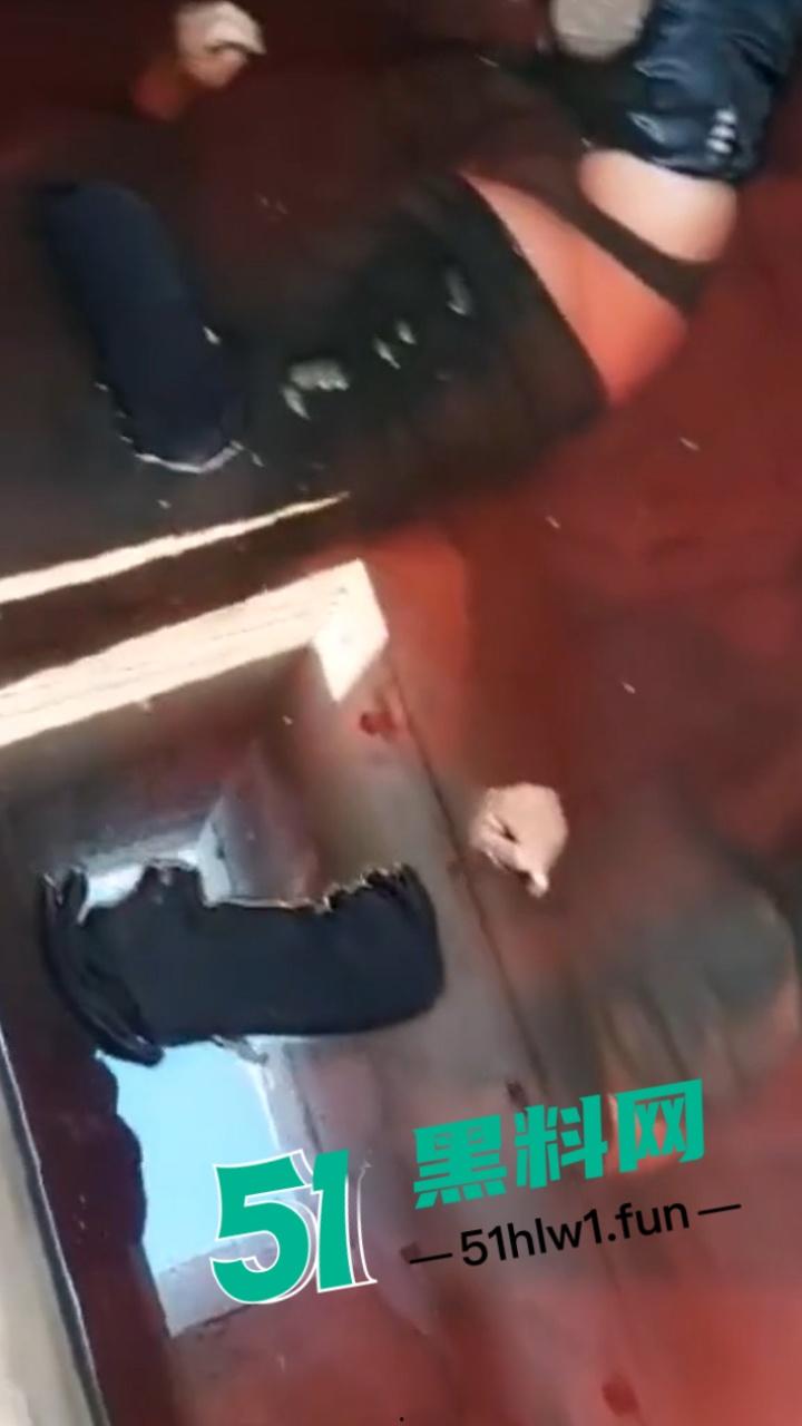 【血腥恐怖慎点】叙利亚惨烈现状沙姆解放组织，在当地肆意杀人视百姓如牛马，人民生活堪比地狱抛尸现场被曝光。