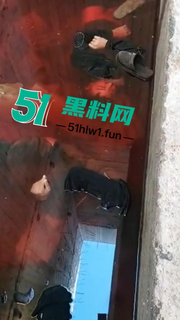 【血腥恐怖慎点】叙利亚惨烈现状沙姆解放组织,在当地肆意杀人视百姓如牛马,人民生活堪比地狱抛尸现场被曝光。-5