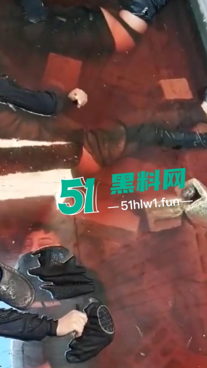 【血腥恐怖慎点】叙利亚惨烈现状沙姆解放组织,在当地肆意杀人视百姓如牛马,人民生活堪比地狱抛尸现场被曝光。-6