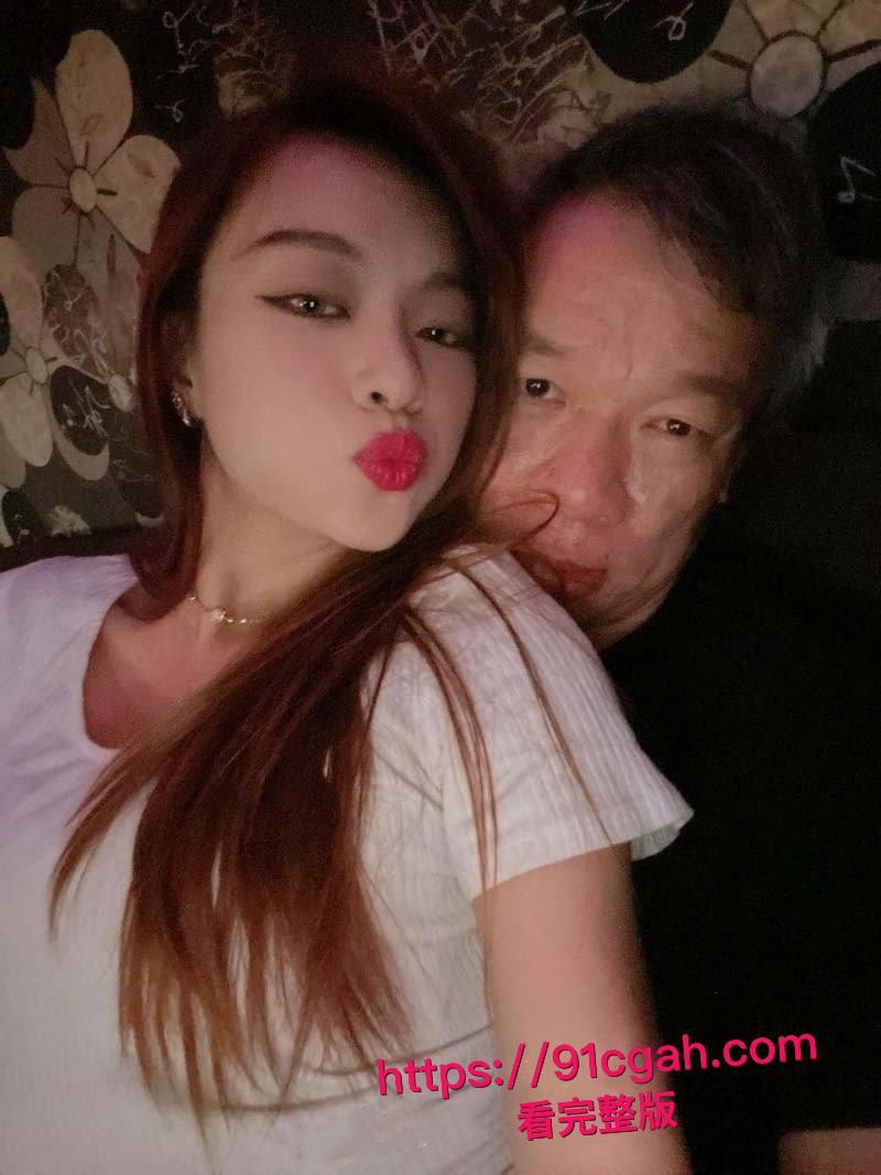 香港幼师王露兒勾引学生家长视频流出 自拍骚逼求包养 私生活混乱 游走在各种男人之间 骚的一逼-6