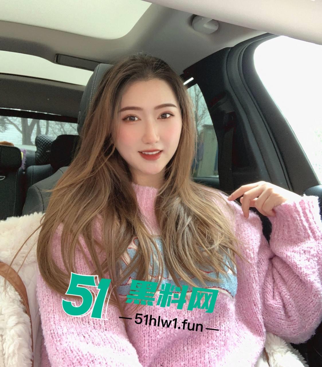 滁州肥臀眼镜婊【何晶莹】高颜值极品身材母狗，网上各种撩骚约炮展示为臀骚穴勾引，全裸视图流出。