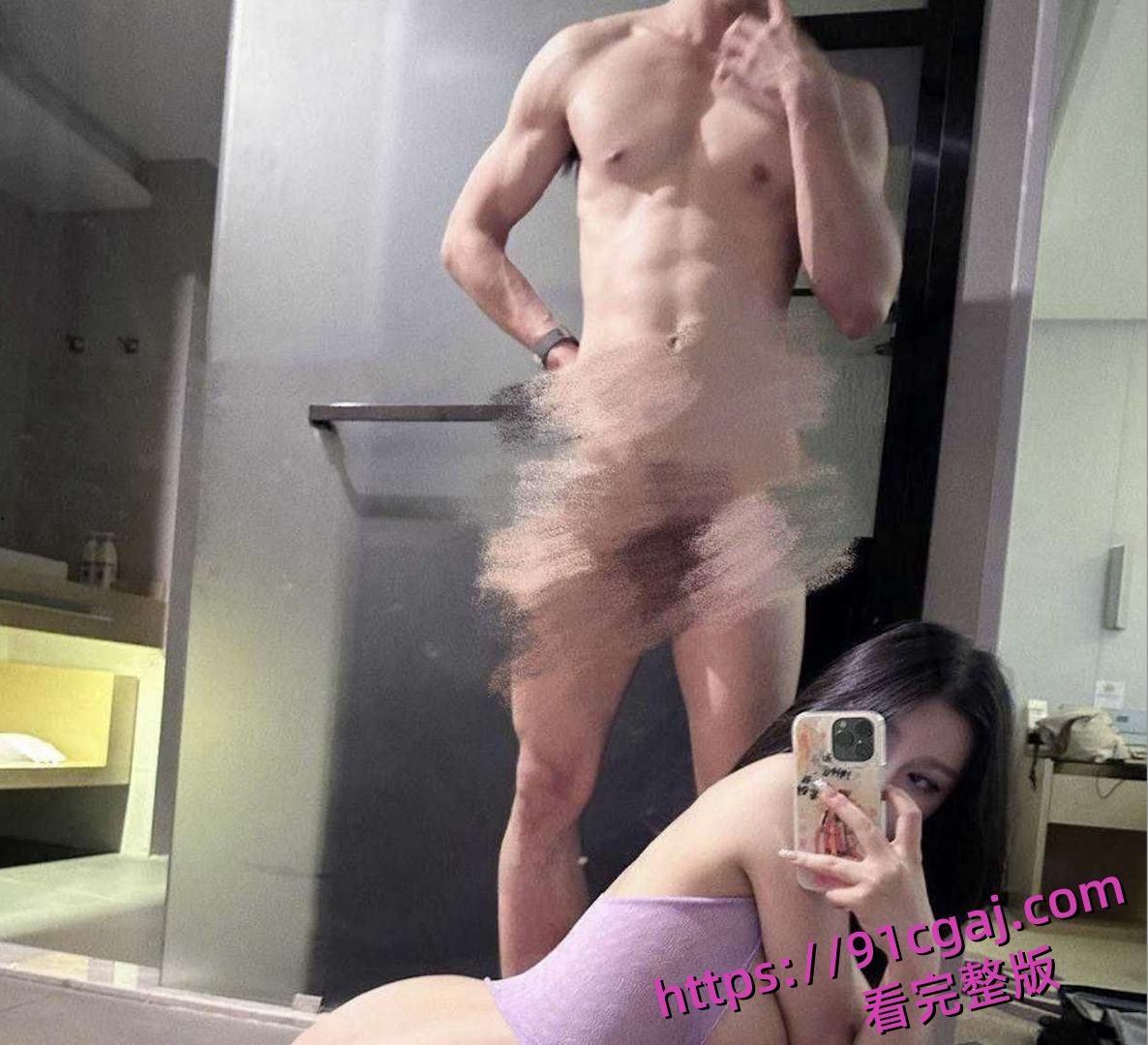 暴力永恒巨臀反差婊新动态出炉：露脸口交金主鸡巴，健身美臀操翻网友！