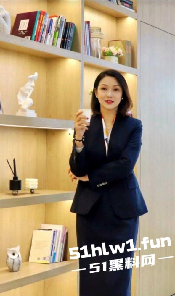 震惊大瓜!北京招商银行高管【廖飞】因欠债危机直接实名下海做鸡,职业白领傍上司还欲求不满发展性趣爱好。-9