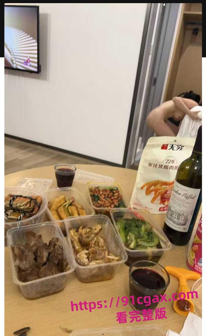 江苏南通张芝山果小姐女装店老板娘夏红 金主包养之际出去卖逼 金主怒曝不雅视频！