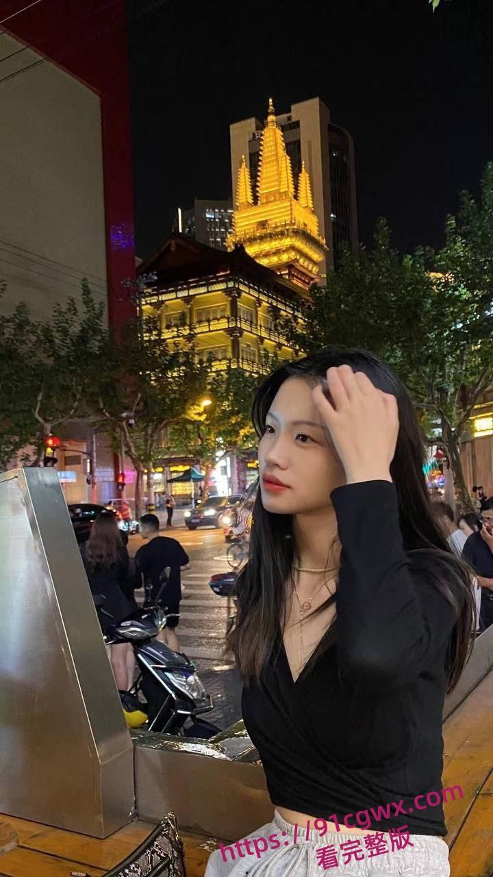 苏州短发人妻小薇,平日里是贤妻良母,却在百度云上意外泄露了她的偷情秘密。-6