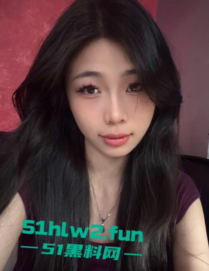 独家曝光！抖音北京长腿御姐骚鸡【Yyezi】大学辍学投靠金爸，调成母狗炮架玩弄爆插粉穴喷白浆！