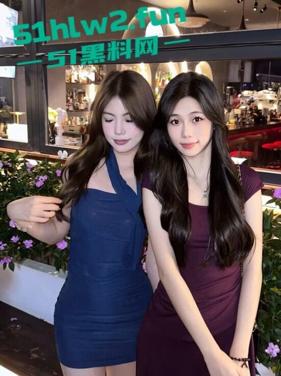 独家曝光！抖音北京长腿御姐骚鸡【Yyezi】大学辍学投靠金爸，调成母狗炮架玩弄爆插粉穴喷白浆！-7