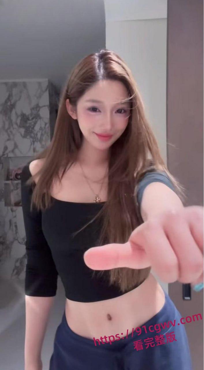 吴亦凡事件女主都美竹新恋情曝光 献身京圈50岁灰产大佬 三里屯酒店激情交欢 性爱视频流出！