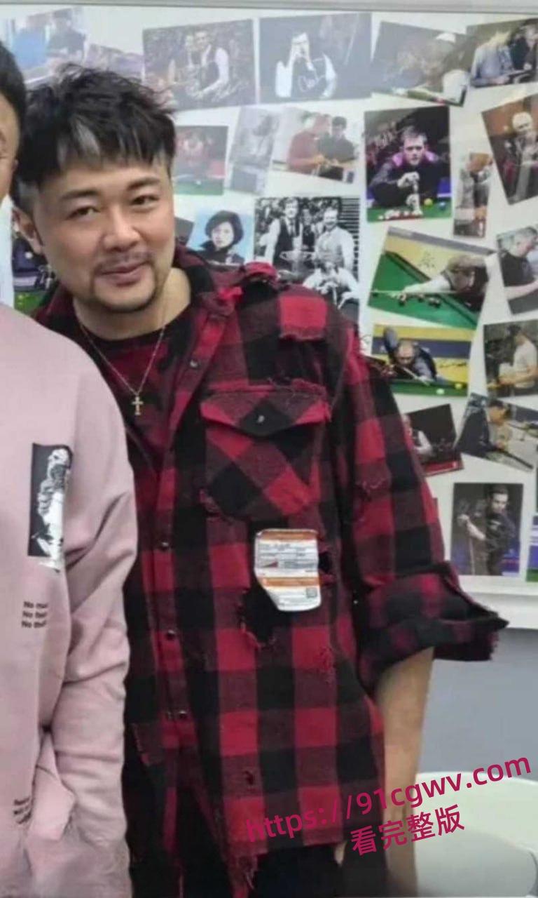 吴亦凡事件女主都美竹新恋情曝光 献身京圈50岁灰产大佬 三里屯酒店激情交欢 性爱视频流出!-8