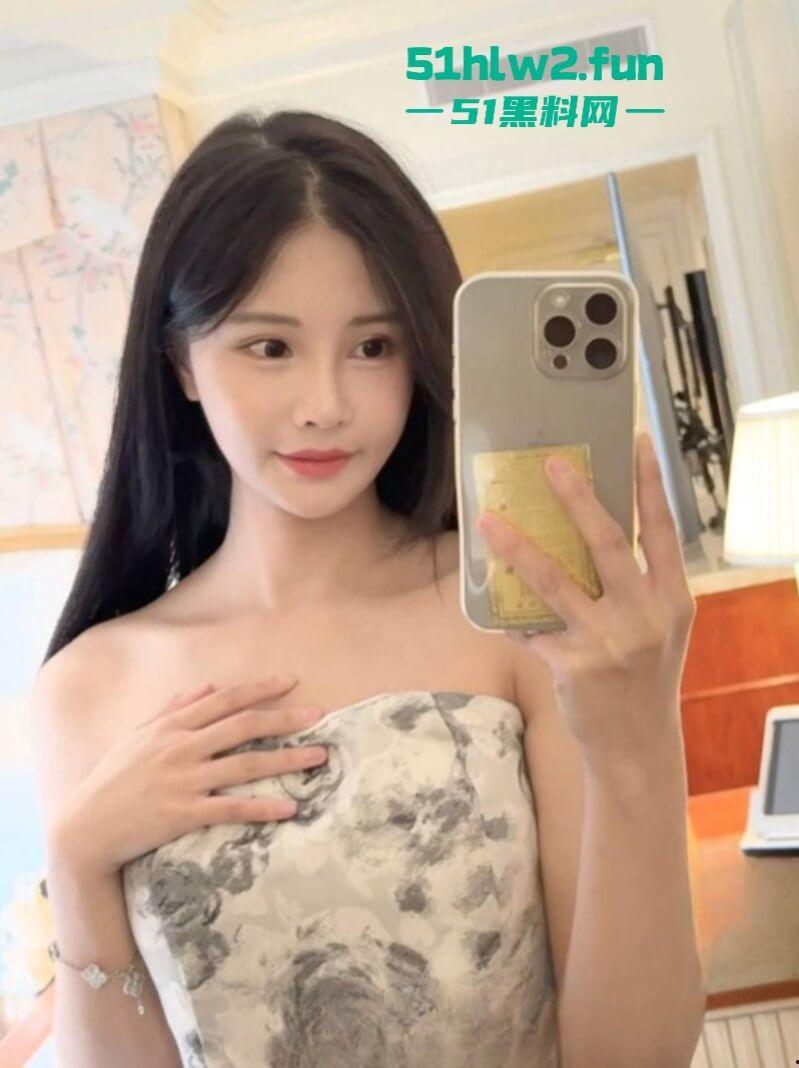 小红书【Chanel】95后UCR女网红竟是外围上岸！天价卖逼费高达5W美金，这逼是镶金边了吗？