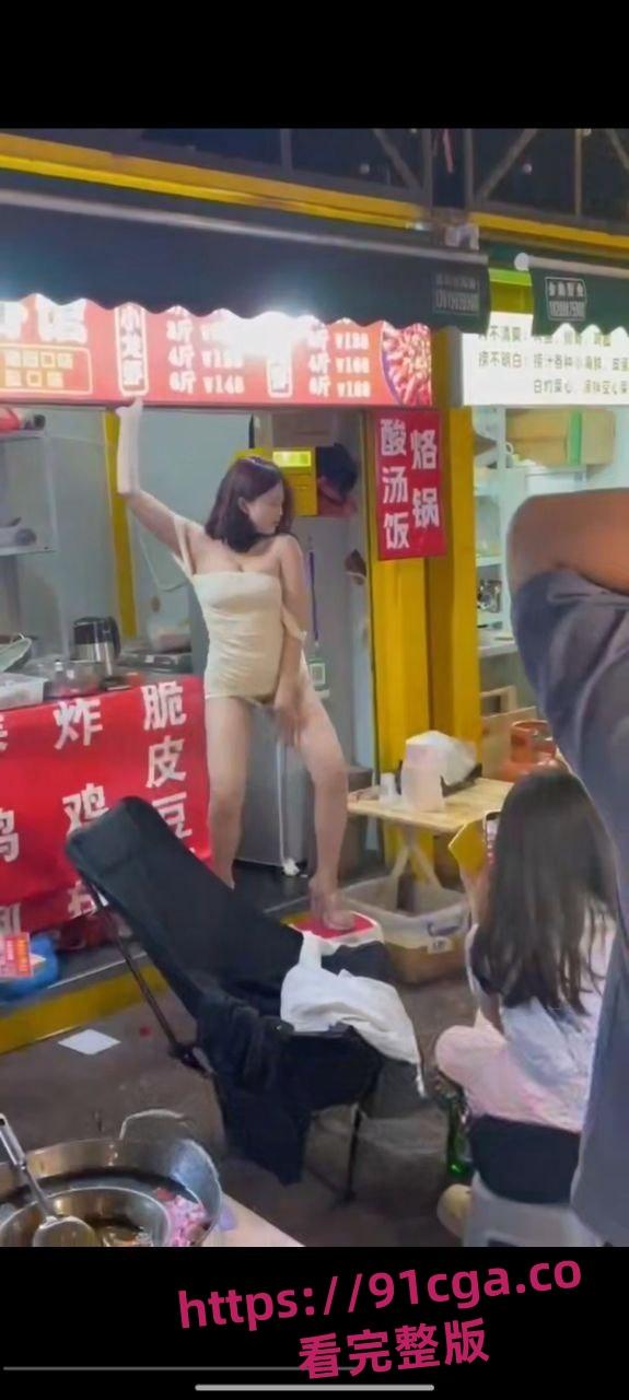 惊爆饭店与KTV的内卷大战火热上演，凸点舞娘扭臀跳擦边舞吸客