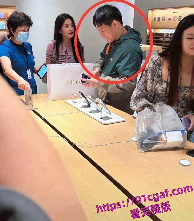 抖音百万网红【海苔咪】爆出其男友出轨嫖娼并晒出视频。居然是个嫖娼达人