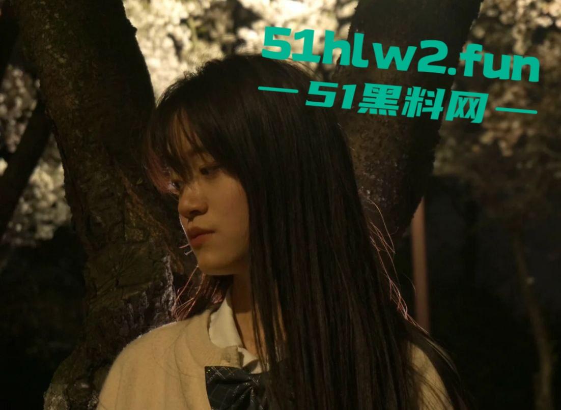 扬州大学骚母狗投稿出圈，JK黑丝无套后入骚气外露，逼脸同框看得粉丝心痒痒！