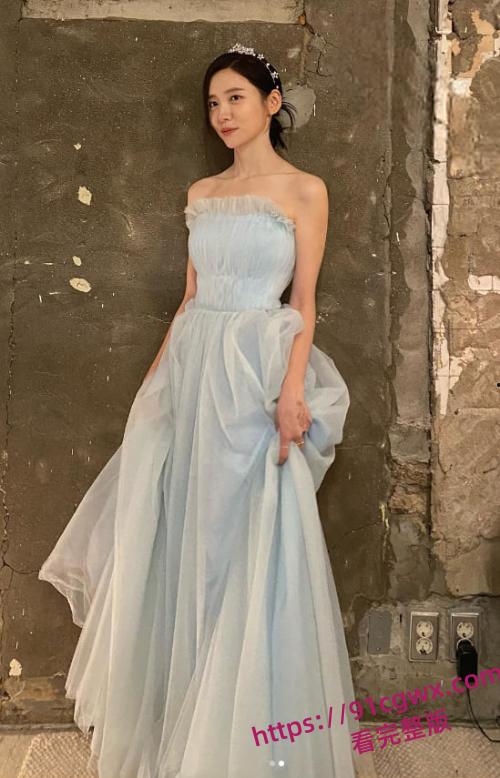 韩国女星朴智贤为作品献身 片中大尺度露点以及啪啪现场，一对酥胸无比粉嫩，叫声无比动人！