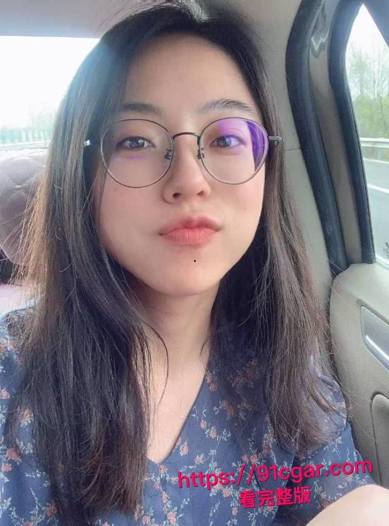 乱伦大神爱穿丝袜的骚妈 后爹在楼下麻将 妈妈在楼上被我插大肥屁股 极度刺激爽啊