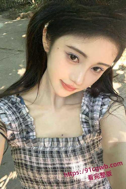 长相神似女明星鞠婧祎的反差淫娃,被男友大力抽插到高潮,直接喷水加颤抖,带劲了-6