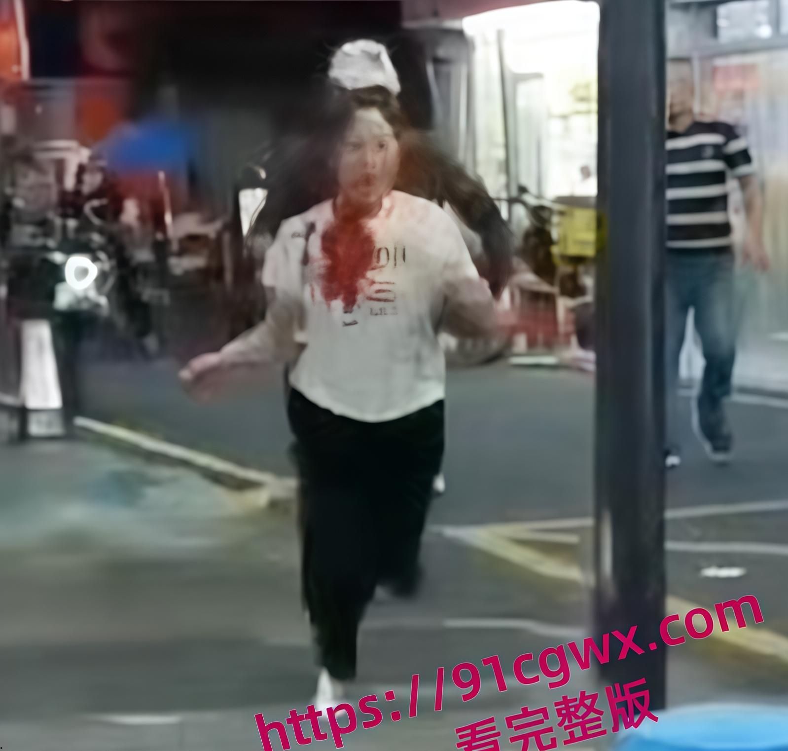 深圳龙岗出轨血案 女方挡刀护情夫，双双重伤血染街头，丈夫持刀被捕！