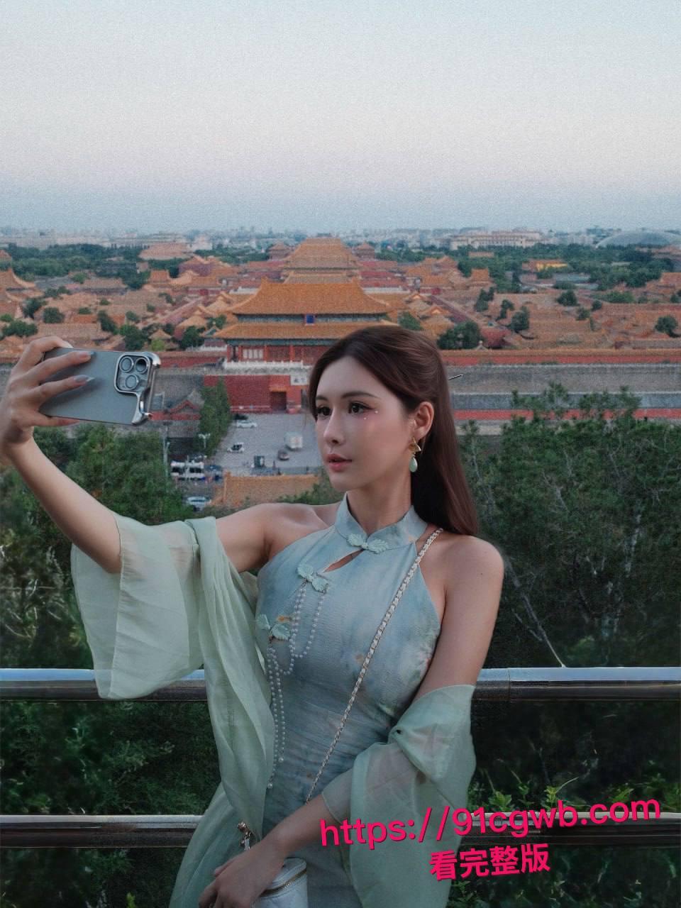 巨乳福利姬艾熙Ashley最新付费片子外流！反差母狗跪舔大屌深喉被多姿势调教狂操最后无套内射