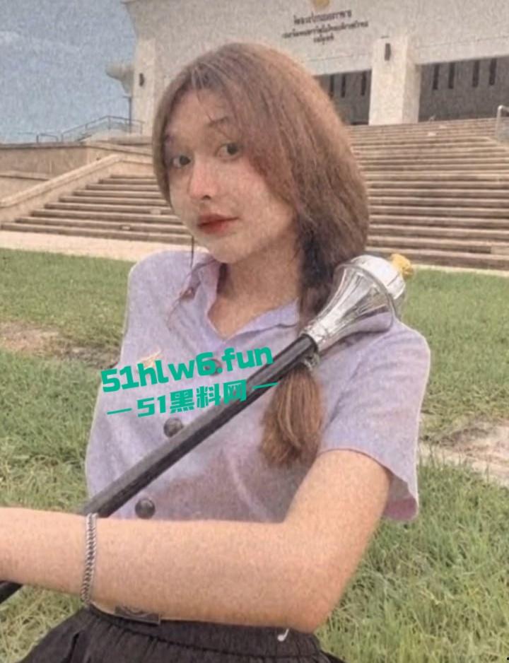 泰国拉拉队女神【Kae】还在上高中的极品尤物，三点粉嫩性感诱人自慰视频流出。