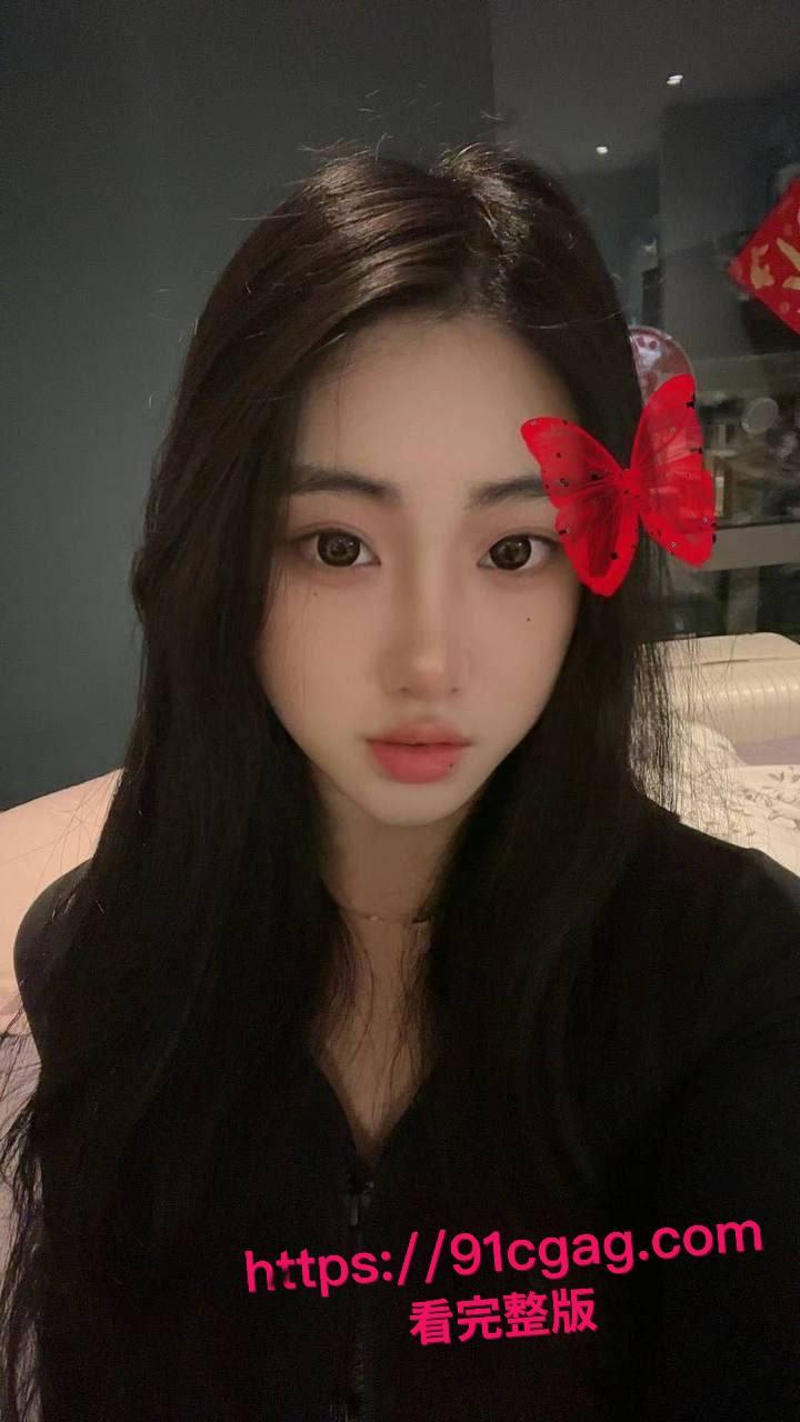 高颜值素颜女神跪舔认主变极品母狗 情侣私拍泄密无滤镜露脸 深喉口爆多姿势猛操骚穴内射狂欢全记录！