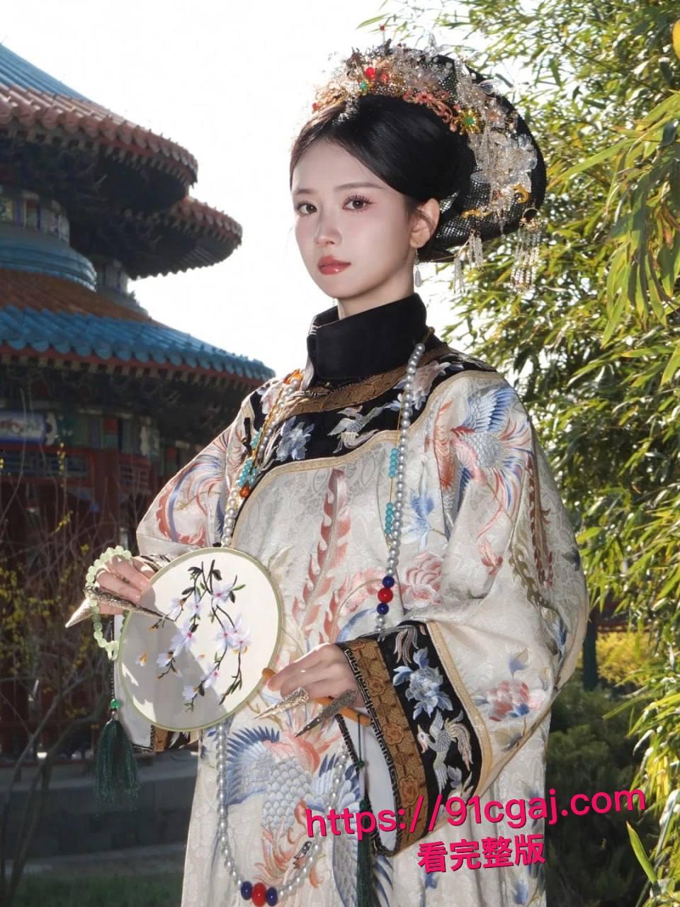 真实约炮!约到一个中央戏剧学院的学生妹,真实嫩得没有天理,口交后入简直爽歪歪!-7