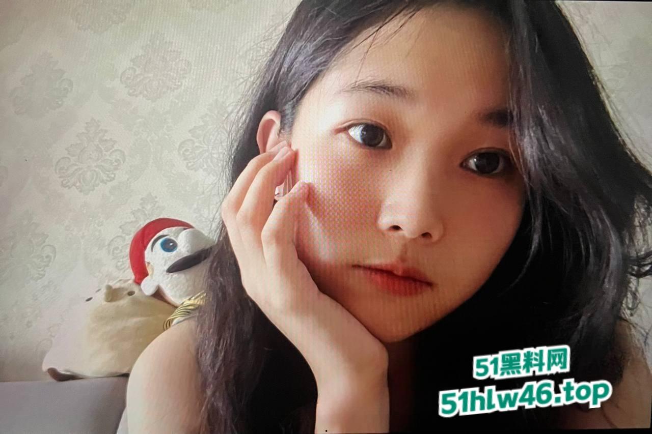 陕西渭南师范学院【陈小雨】背着男友出轨还惨遭炮友曝光，现在是全校出了名的肉便器！-5