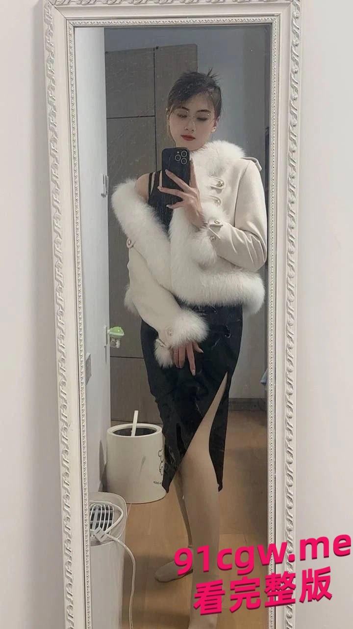 江苏无锡新吴区上品花园美女业主李漫漫 偷情把炮友带来家里！