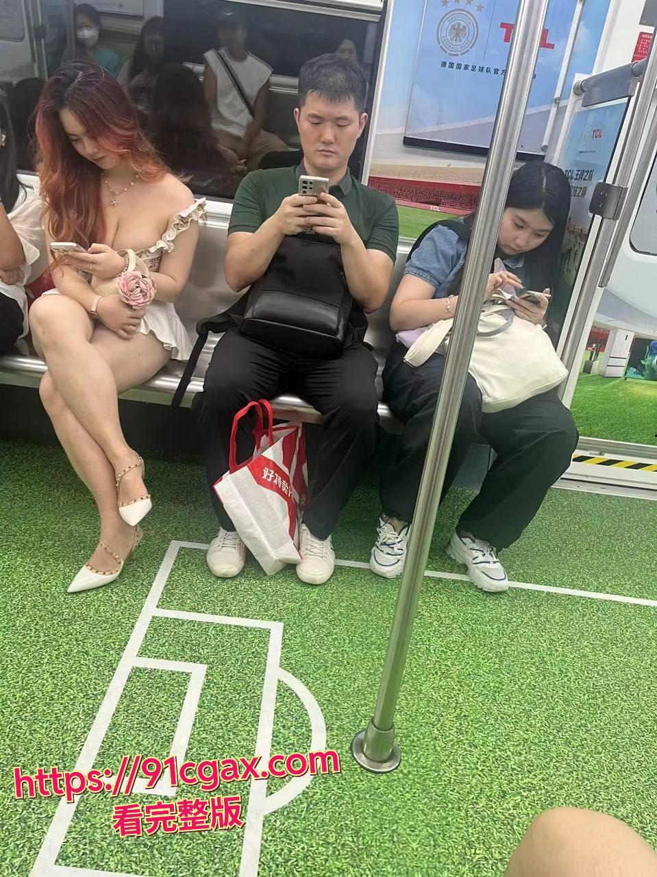 抖音晨萱儿包养费10万一个月 不就卖她奶子大嘛?-7