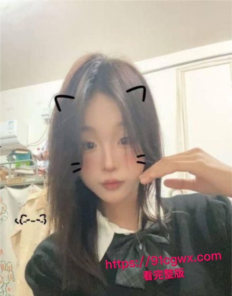 高二妹子同居偷情实录，朋友挖墙脚得手，放学直奔男友家后入啪啪，小身板撞得一塌糊涂嫩逼内射狂喷！